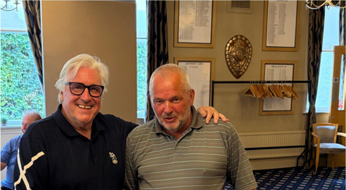 Sunshine, fast fairways and £805 for the Benevolent Fund at Banstead